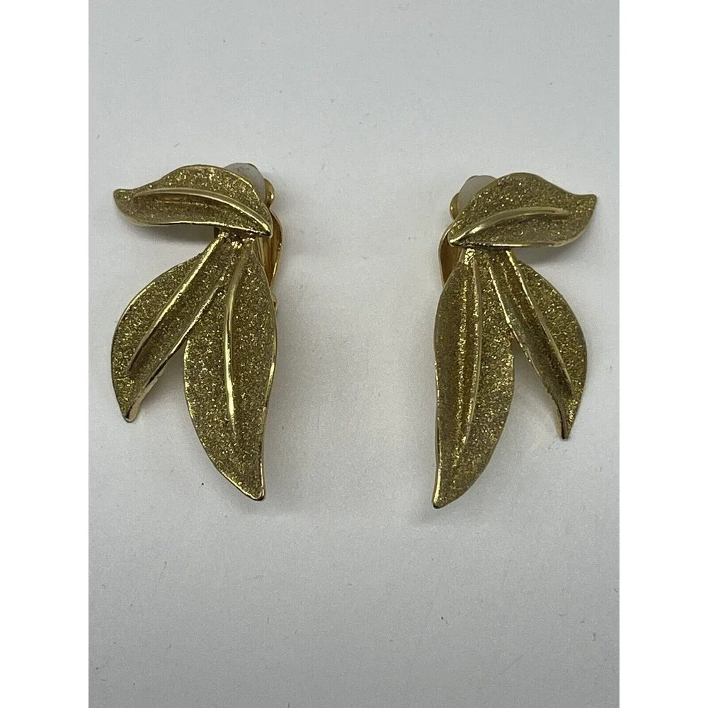 Gold Leaf Brooch & Matching Clip Earrings